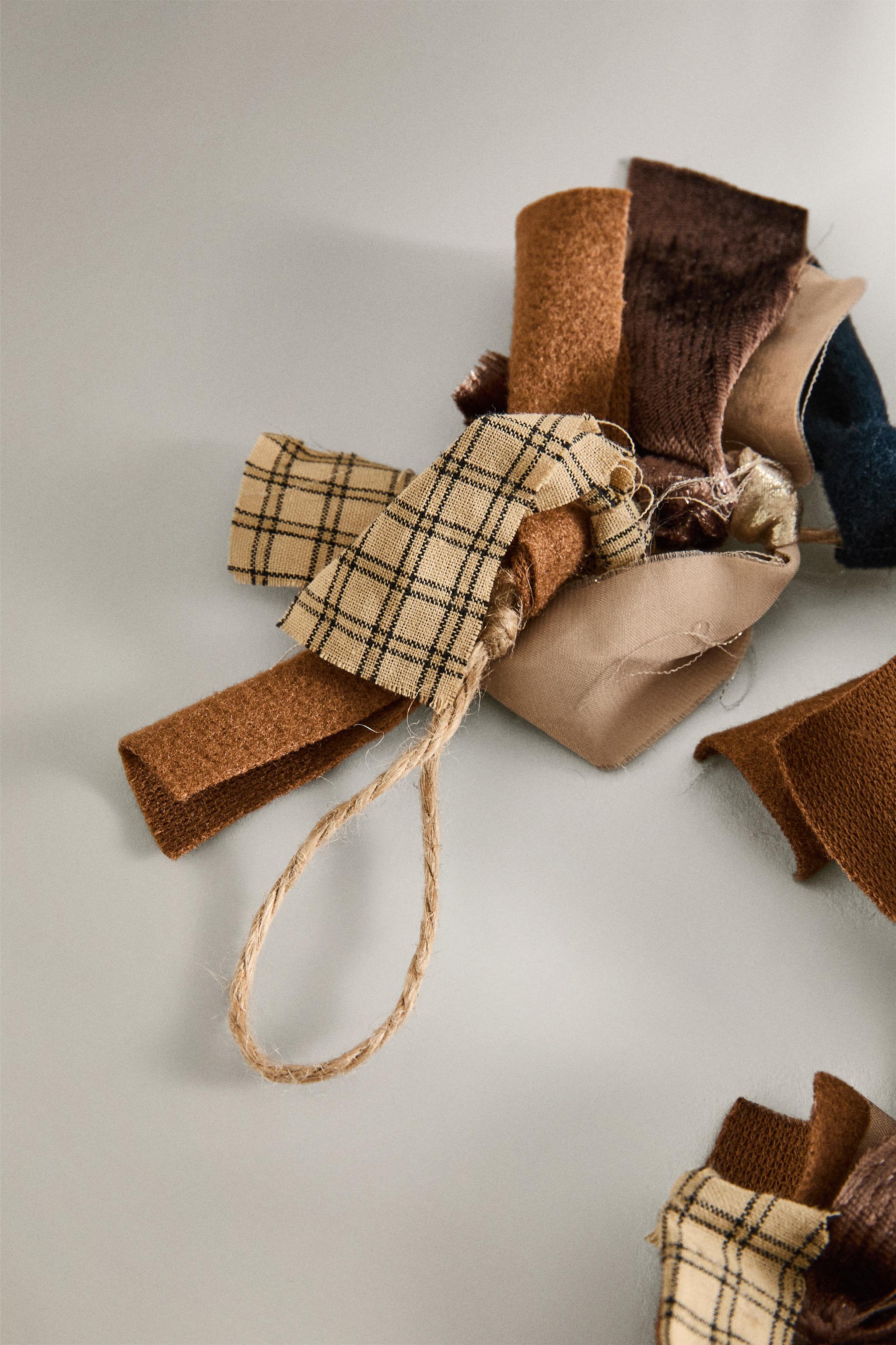 CHRISTMAS FABRIC GARLAND